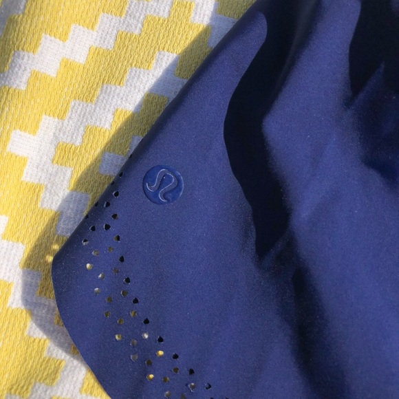 Navy blue Lululemon shorts - Picture 5 of 5